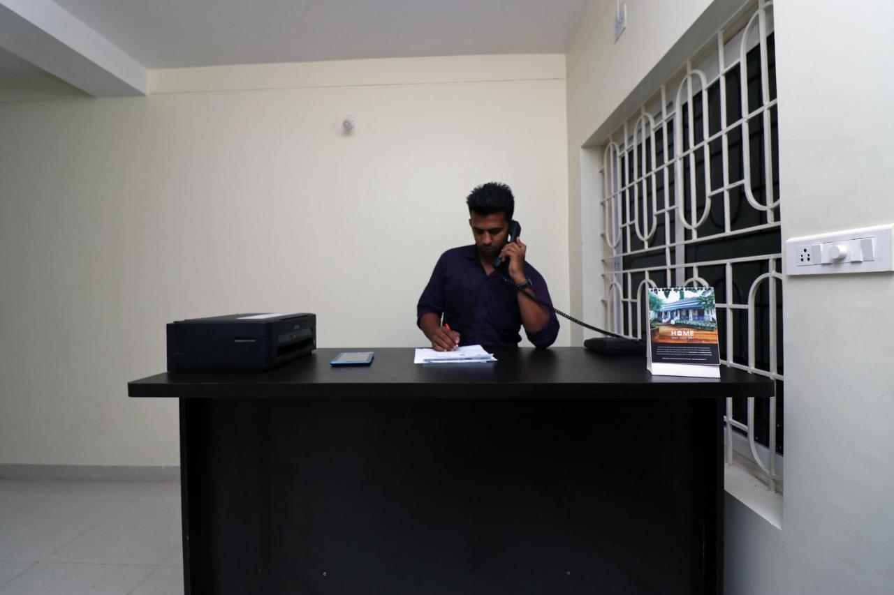 Oyo Hotel Ayush Palace Cuttack Exterior foto