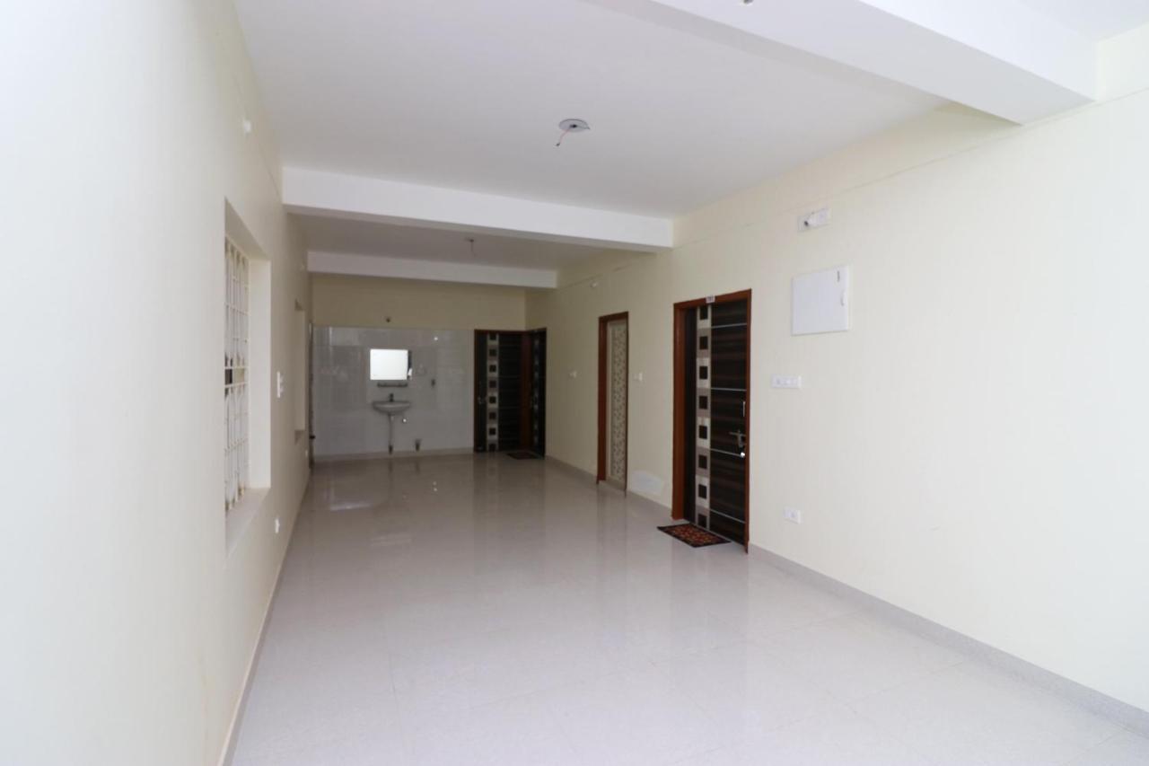 Oyo Hotel Ayush Palace Cuttack Exterior foto