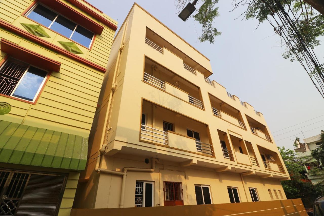Oyo Hotel Ayush Palace Cuttack Exterior foto